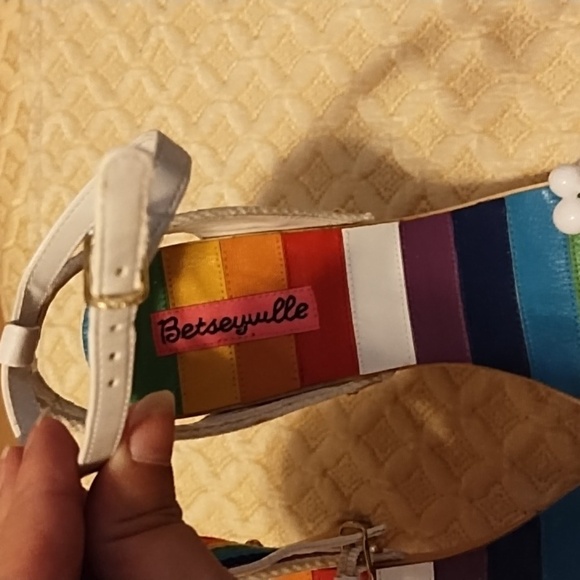 Betsey Johnson Rainbow Wooden Heels 8.5 - Picture 12 of 13